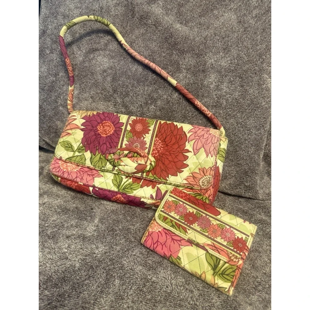 Vera Bradley Knot Just a Clutch Hello Dahlia Purse Handbag Shoulder Bag W/wallet
